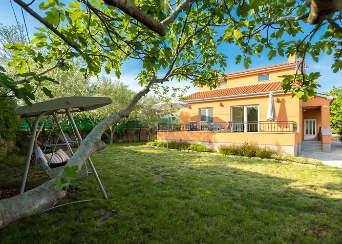 Holiday House Toici