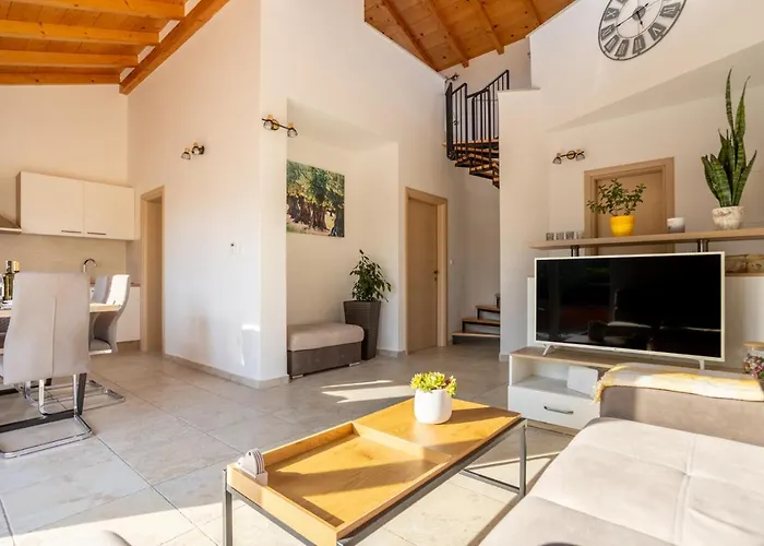Holiday House Toici